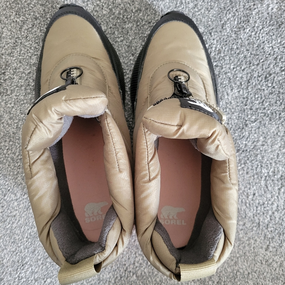 Sorel Waterproof Boots - Picture 4 of 8